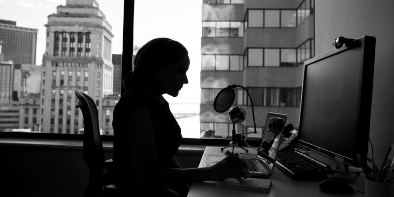 تصویر اصلی از آنسپلش، عکاس: Christina @ wocintechchat.com.