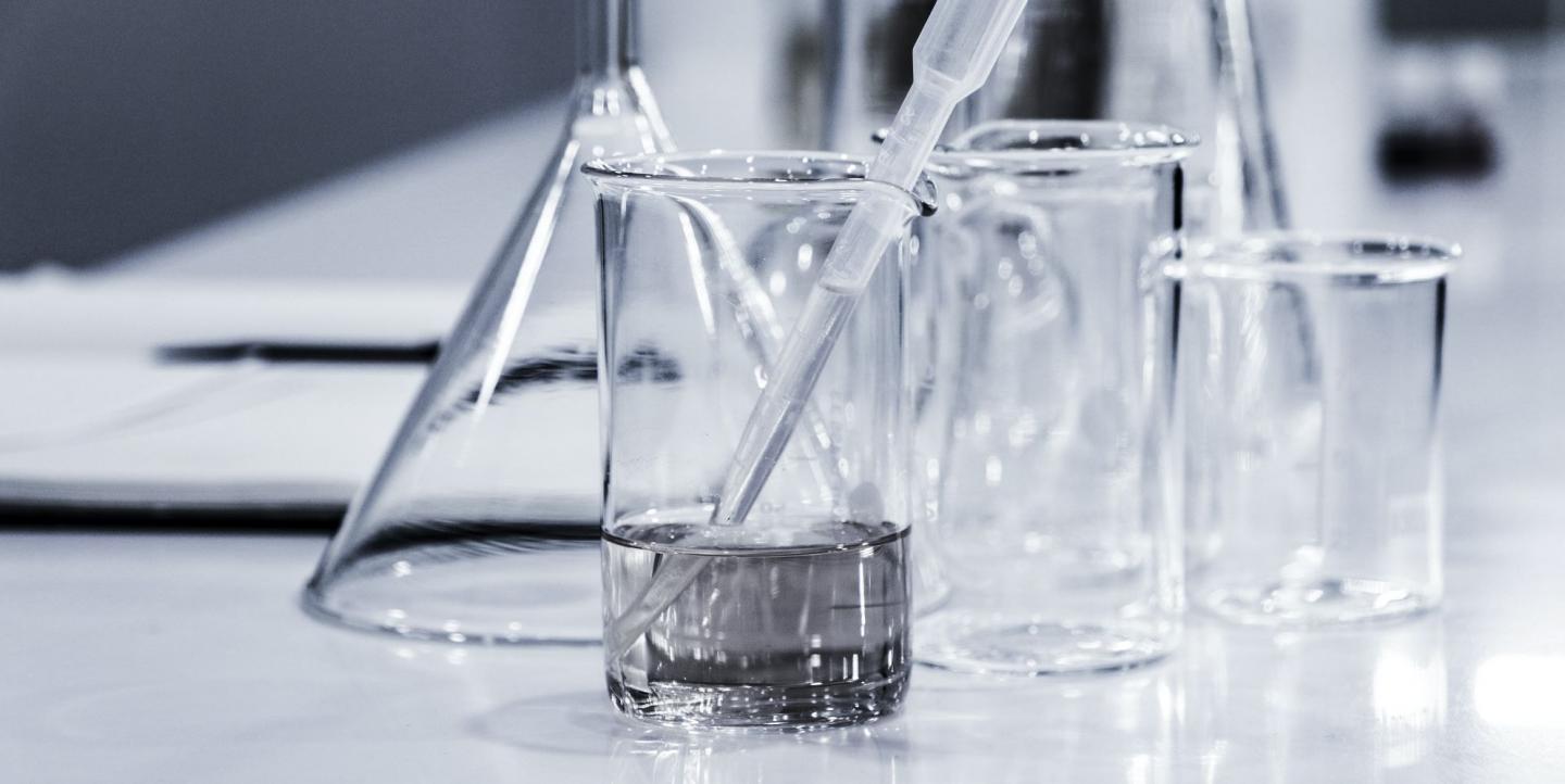 Image de chimie, avec des éléments d'analyse